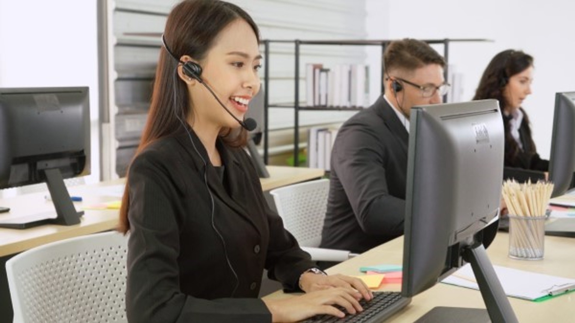 Đội ngũ hỗ trợ khách hàng chuyên nghiệp của 2king88 sẵn sàng phục vụ bạn 24/7