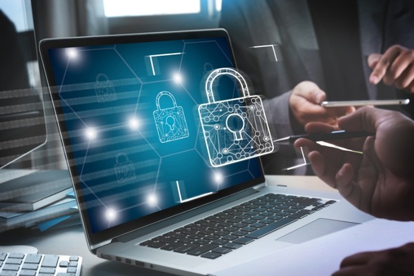 Biểu tượng cảnh báo lừa đảo qua email và liên kết giả mạo